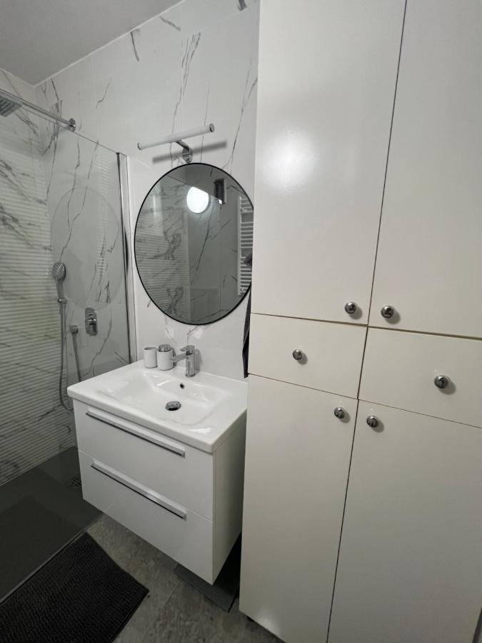 City Center Apartment Twiggy Makarska Exteriör bild